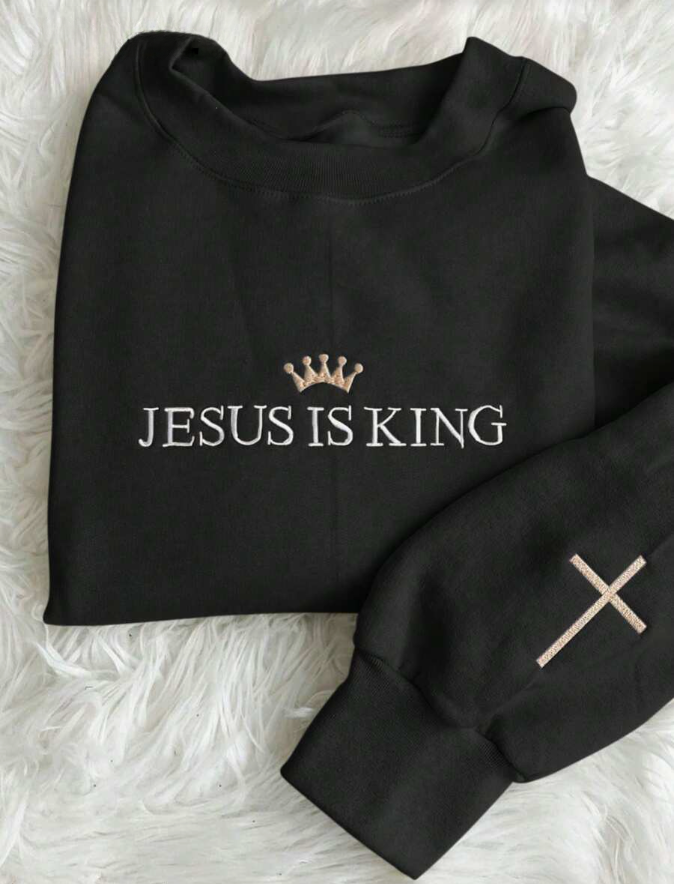 "JESUS IS KING" Pullover